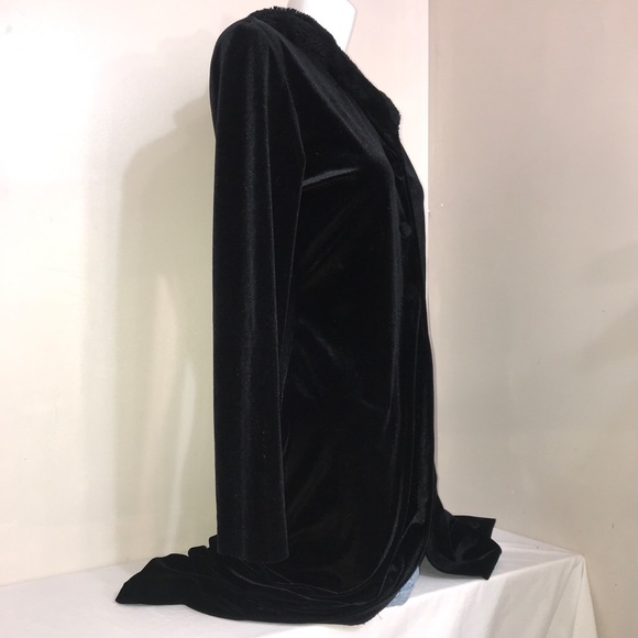 Sabora Black Velvet Fur Trimmed Long Sleeve Robe - Picture 9 of 12